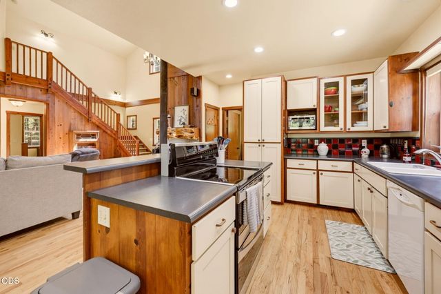 255 Janice Way, Merlin, OR 97532