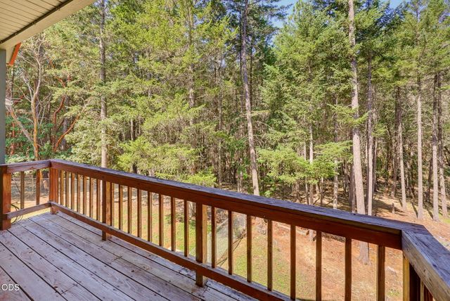 255 Janice Way, Merlin, OR 97532