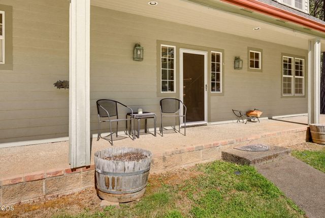 255 Janice Way, Merlin, OR 97532