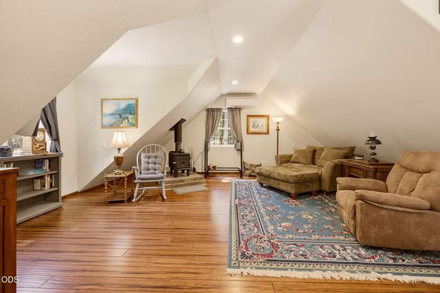255 Janice Way, Merlin, OR 97532