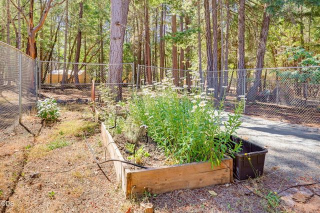 255 Janice Way, Merlin, OR 97532