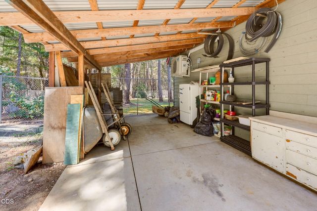 255 Janice Way, Merlin, OR 97532