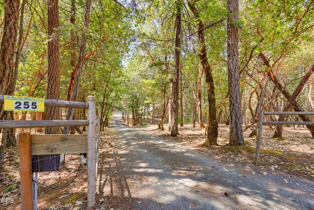 255 Janice Way, Merlin, OR 97532
