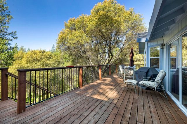 19099 Raboul Court, Groveland, CA 95321