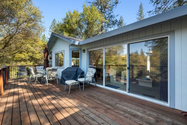 19099 Raboul Court, Groveland, CA 95321