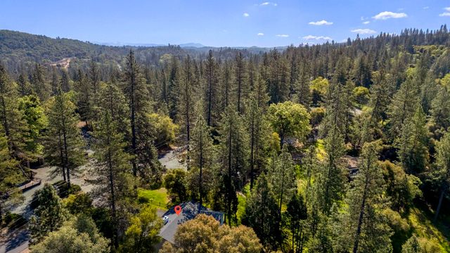 19099 Raboul Court, Groveland, CA 95321