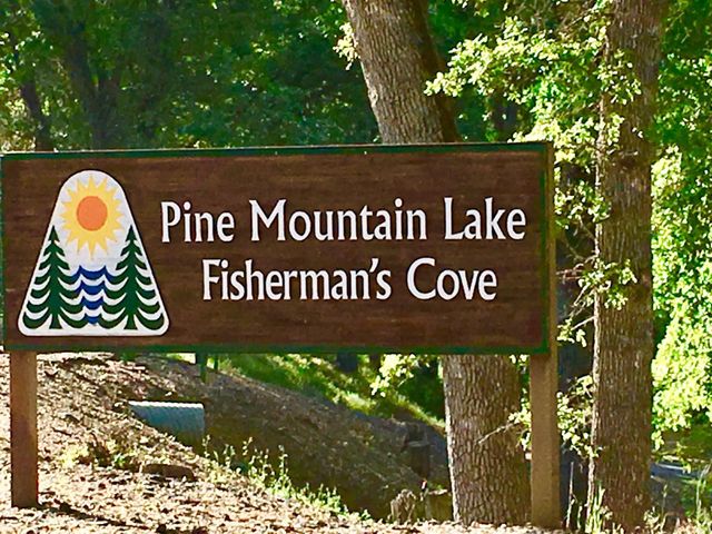 19099 Raboul Court, Groveland, CA 95321