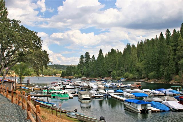 19099 Raboul Court, Groveland, CA 95321