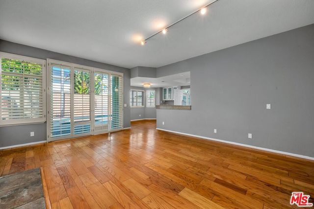 7513 W 83rd Street, Playa Del Rey (los Angeles), CA 90293