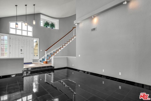 7513 W 83rd Street, Playa Del Rey (los Angeles), CA 90293