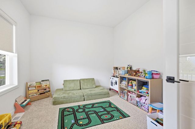 4043 Heath Lane N, Oakdale, MN 55128