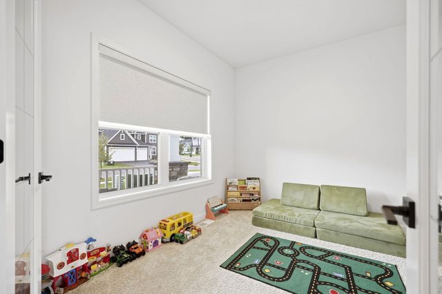 4043 Heath Lane N, Oakdale, MN 55128