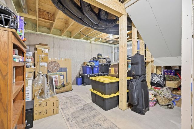 4043 Heath Lane N, Oakdale, MN 55128