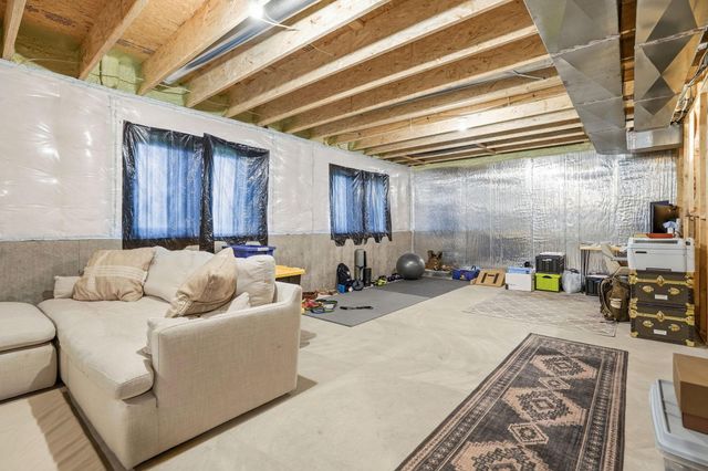 4043 Heath Lane N, Oakdale, MN 55128