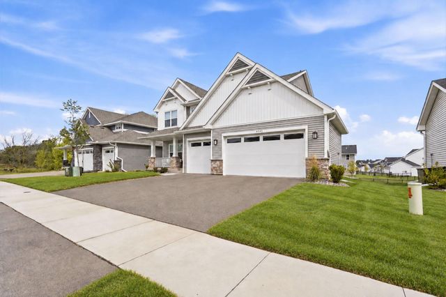 4043 Heath Lane N, Oakdale, MN 55128