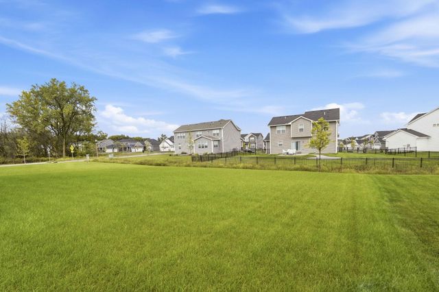 4043 Heath Lane N, Oakdale, MN 55128