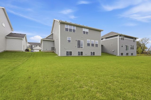 4043 Heath Lane N, Oakdale, MN 55128