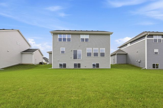 4043 Heath Lane N, Oakdale, MN 55128