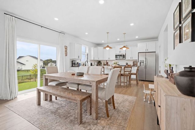 4043 Heath Lane N, Oakdale, MN 55128