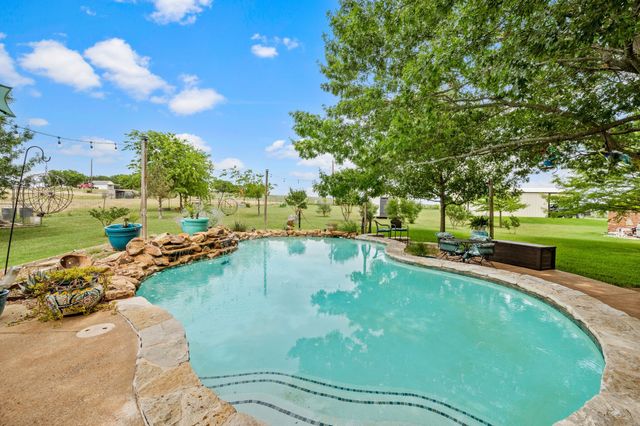 2141 Old Denton Road, Decatur, TX 76234