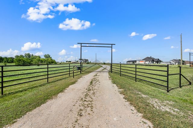 2141 Old Denton Road, Decatur, TX 76234