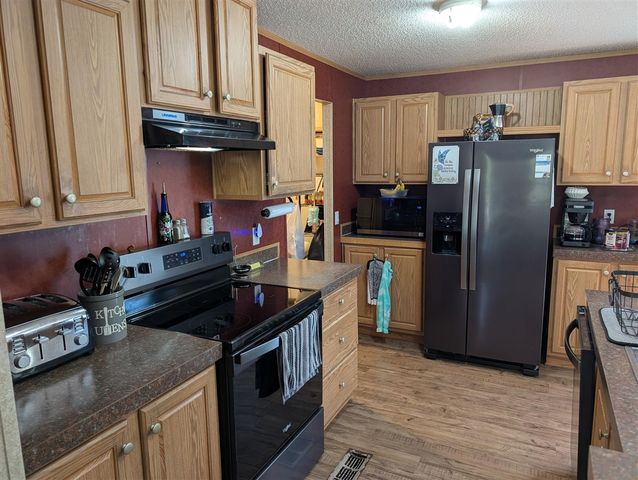 626 W River Road, Muskegon, MI 49445