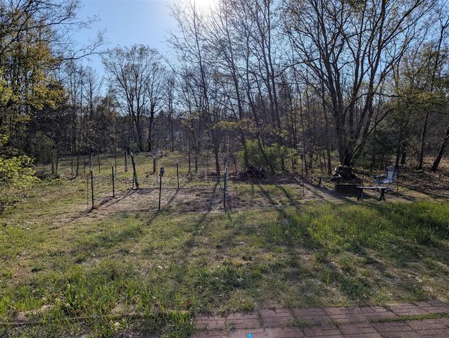 626 W River Road, Muskegon, MI 49445