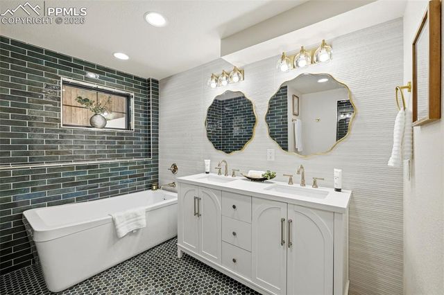 1308 Mesa Avenue, Colorado Springs, CO 80906