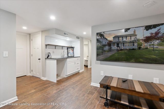 353 Division Street, East Lansing, MI 48823