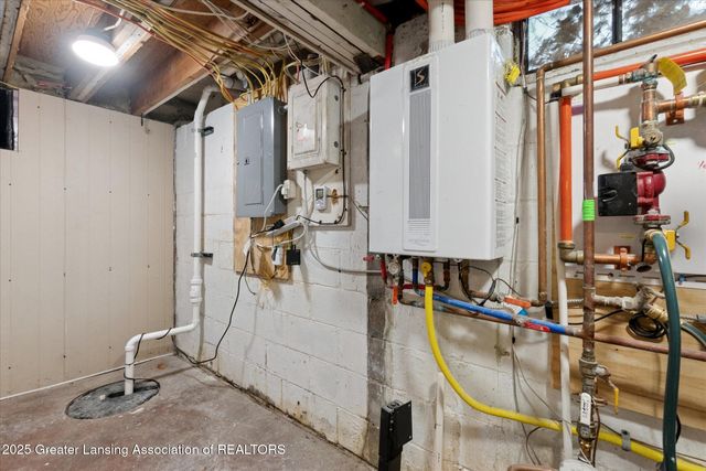 353 Division Street, East Lansing, MI 48823