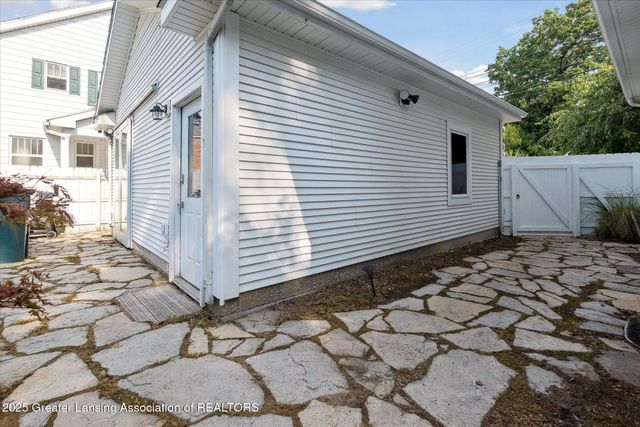 353 Division Street, East Lansing, MI 48823