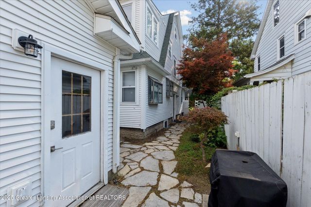 353 Division Street, East Lansing, MI 48823