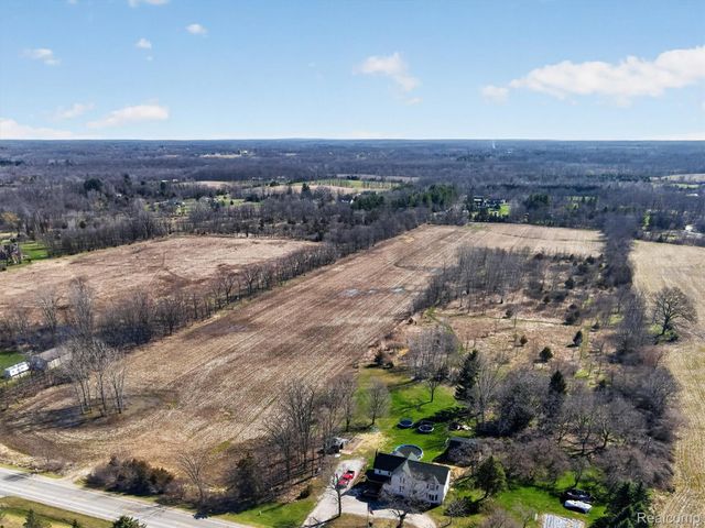 000 N Burkhart, Howell Township, MI 48843
