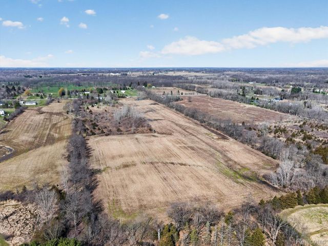 000 N Burkhart, Howell Township, MI 48843
