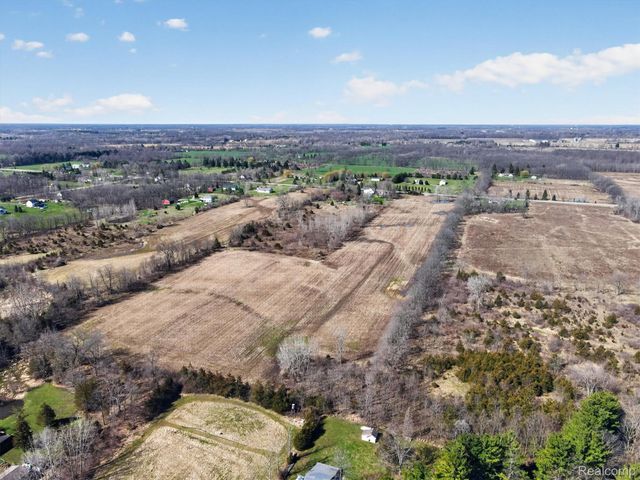 000 N Burkhart, Howell Township, MI 48843