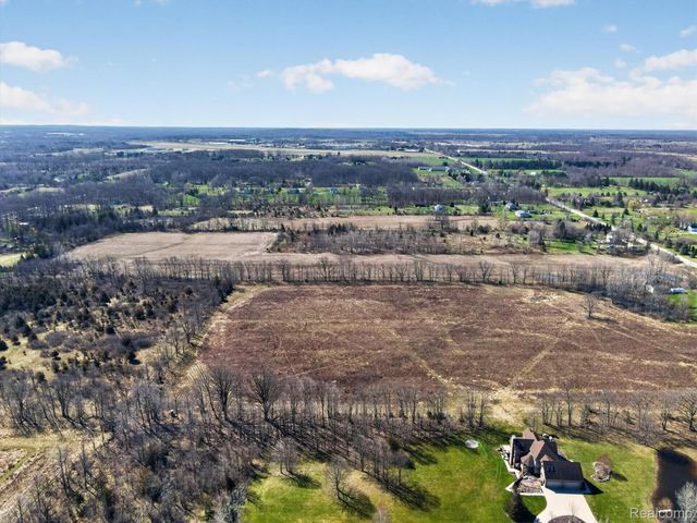 000 N Burkhart, Howell Township, MI 48843