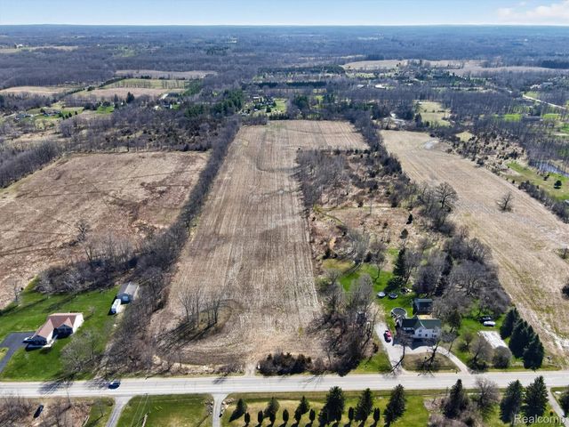 000 N Burkhart, Howell Township, MI 48843