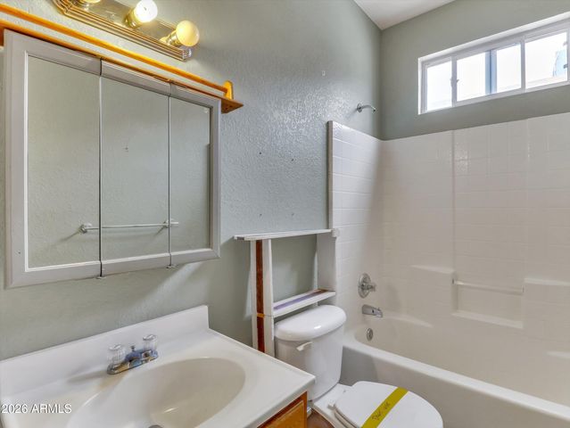 1331 E APOLLO Road, Phoenix, AZ 85042