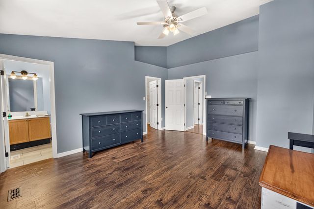 2433 LAKESIDE DR, Frederick, MD 21702