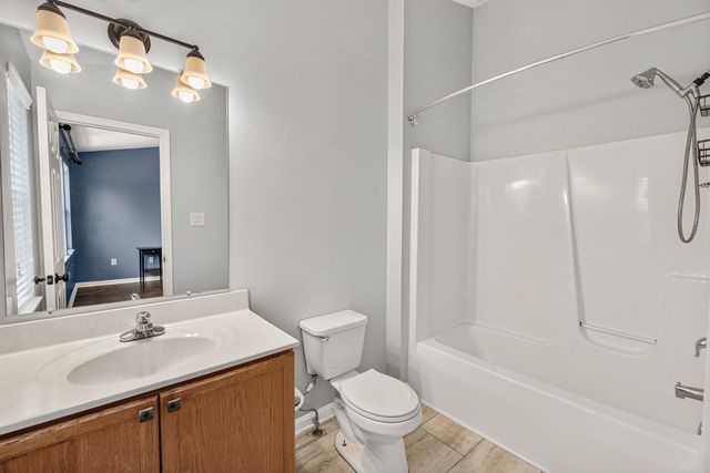 2433 LAKESIDE DR, Frederick, MD 21702