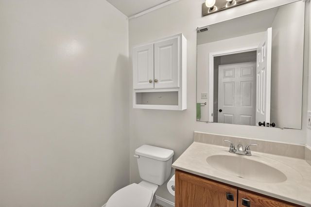 2433 LAKESIDE DR, Frederick, MD 21702