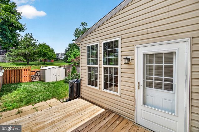 2433 LAKESIDE DR, Frederick, MD 21702