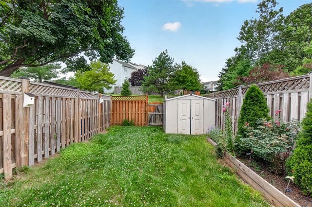 2433 LAKESIDE DR, Frederick, MD 21702