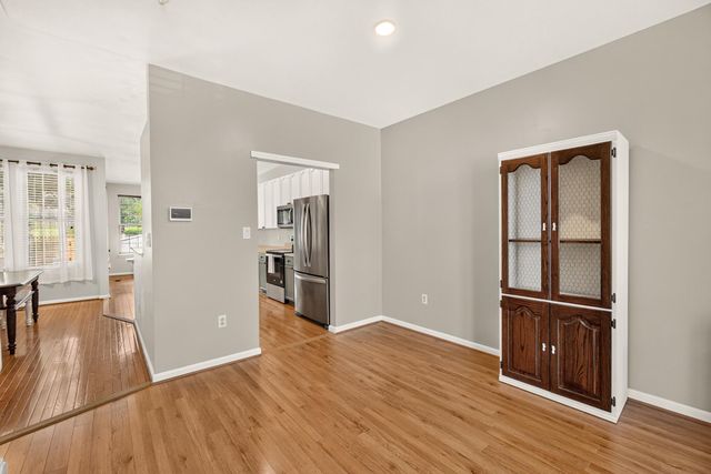 2433 LAKESIDE DR, Frederick, MD 21702