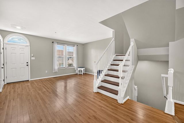 2433 LAKESIDE DR, Frederick, MD 21702