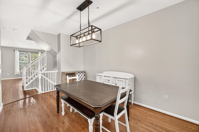 2433 LAKESIDE DR, Frederick, MD 21702