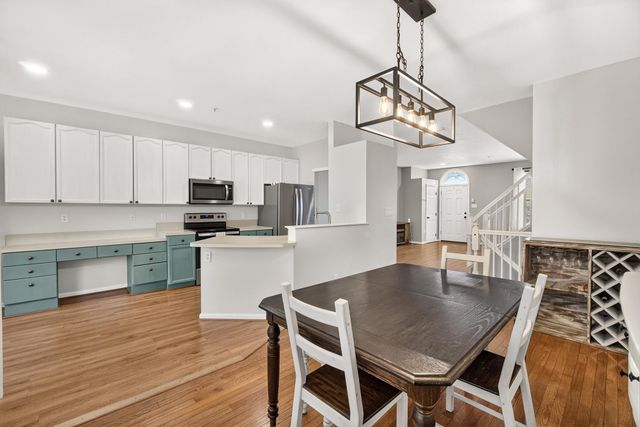 2433 LAKESIDE DR, Frederick, MD 21702