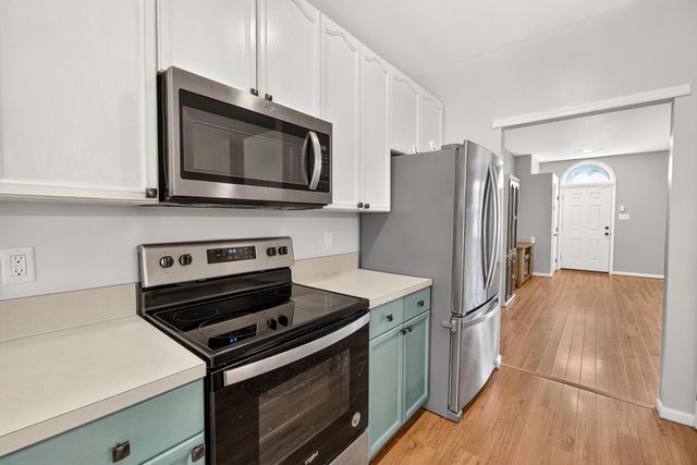2433 LAKESIDE DR, Frederick, MD 21702