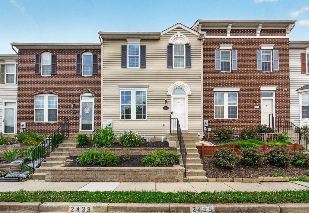 2433 LAKESIDE DR, Frederick, MD 21702
