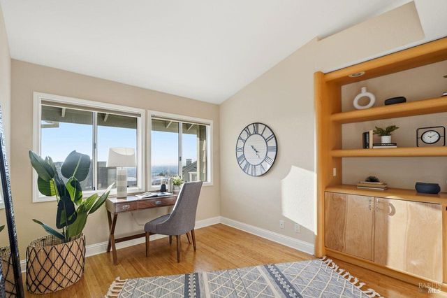 2125 Stonefield Ln, Santa Rosa, CA 95403